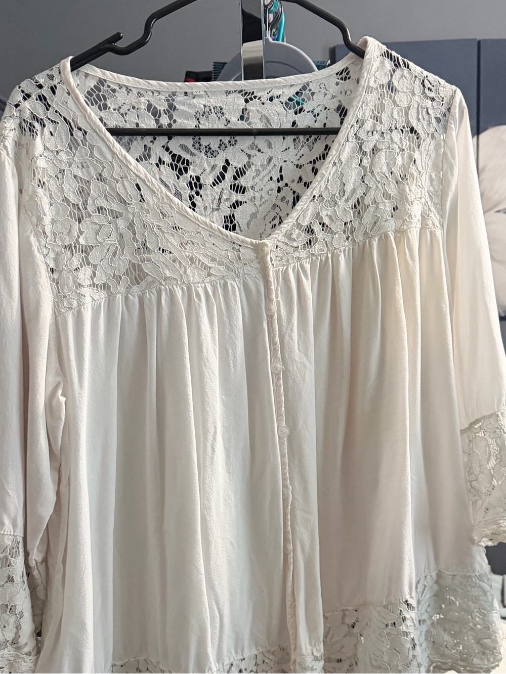 Kohl’s ~ Lace Trim ~ V-Neck Blouse ~ White ~ Decorative Buttons - Picture 3 of 8